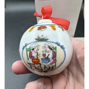 Vintage Hutschenreuther Germany 1996 Christmas Ball Ornament New In Box!